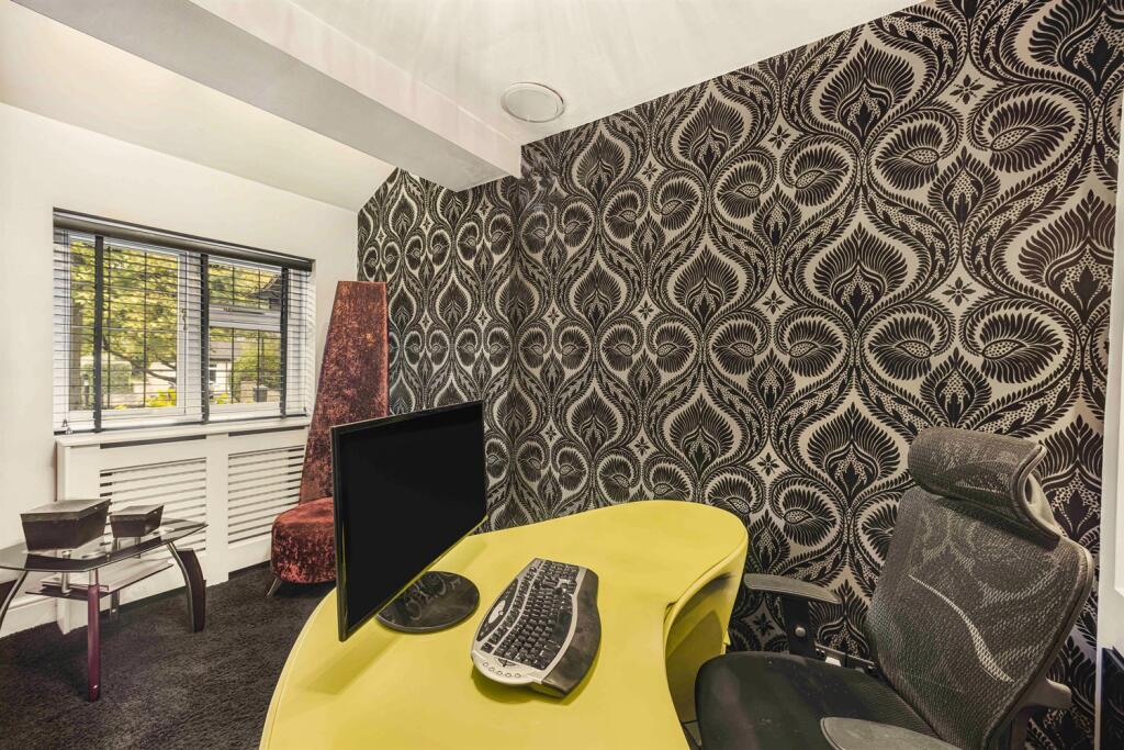 5 bedroom detached house for sale in Delahays Drive, Hale, WA15